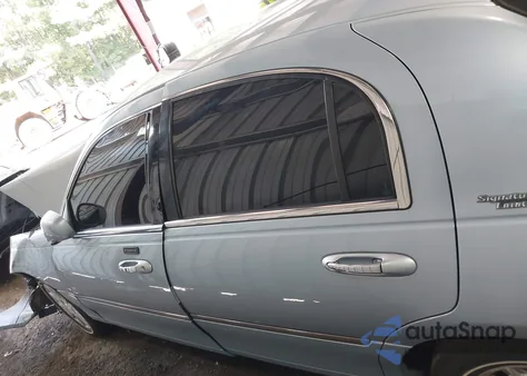 2008 Lincoln Town Car Signature Limited из США, поврежденный, VIN 2LNHM82W08X654660